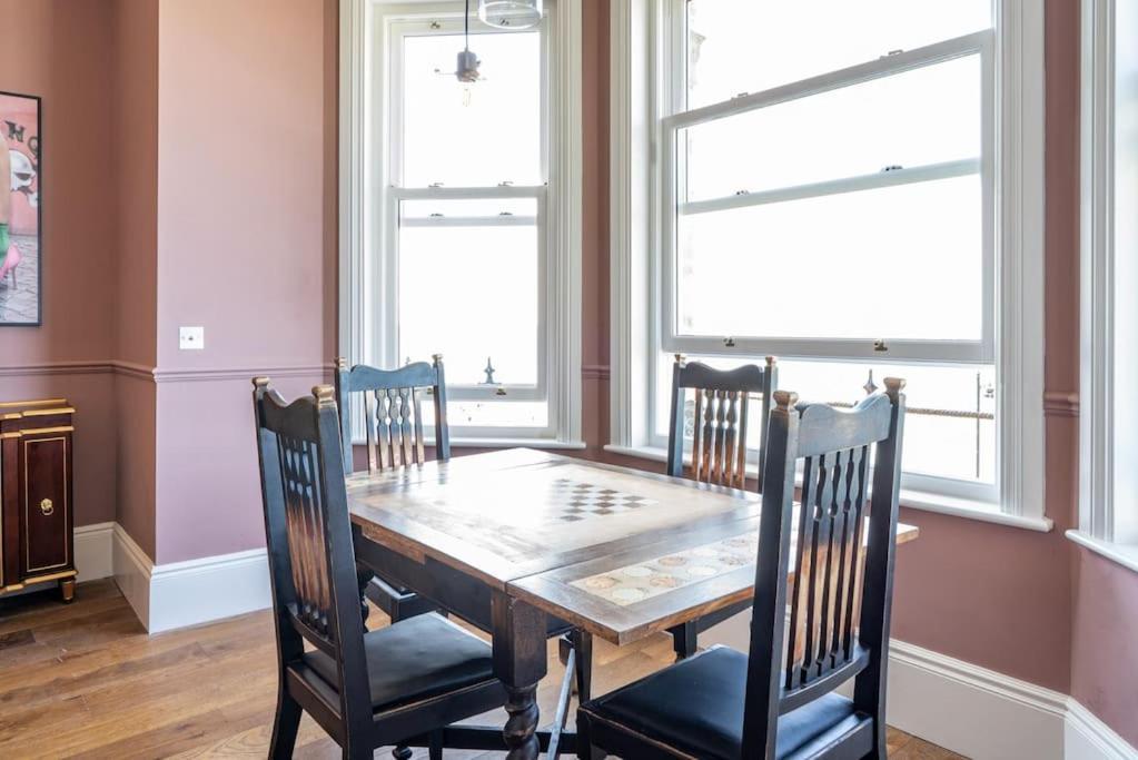 Stylish Beachfront Apartment, Sweeping Ocean Views And Luxury Touches Herne Bay Exterior photo